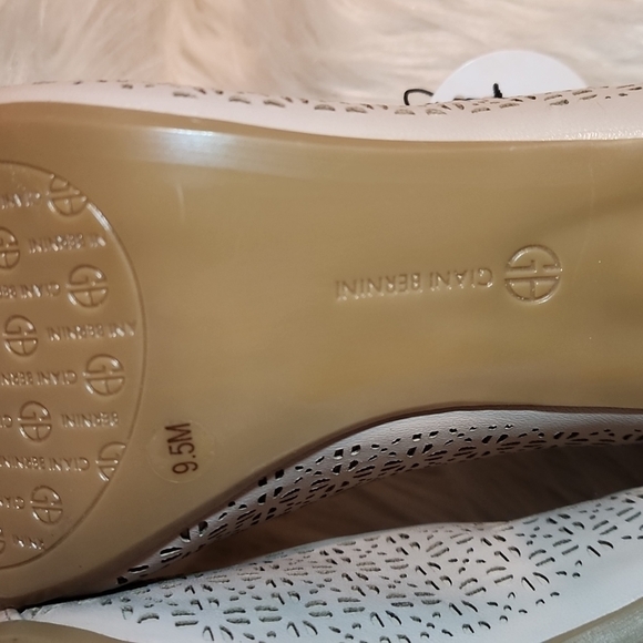 Giani Bernini Vienza2 Mary Jane Pumps - Picture 7 of 13